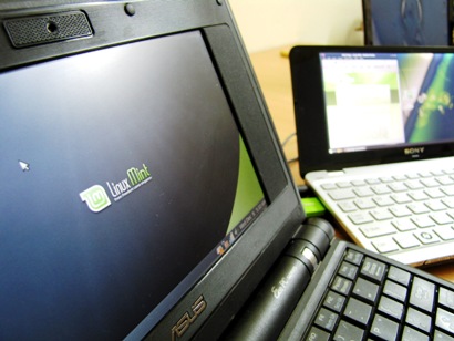 linux mint 8 helena review