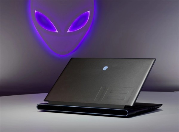 Alienware M18